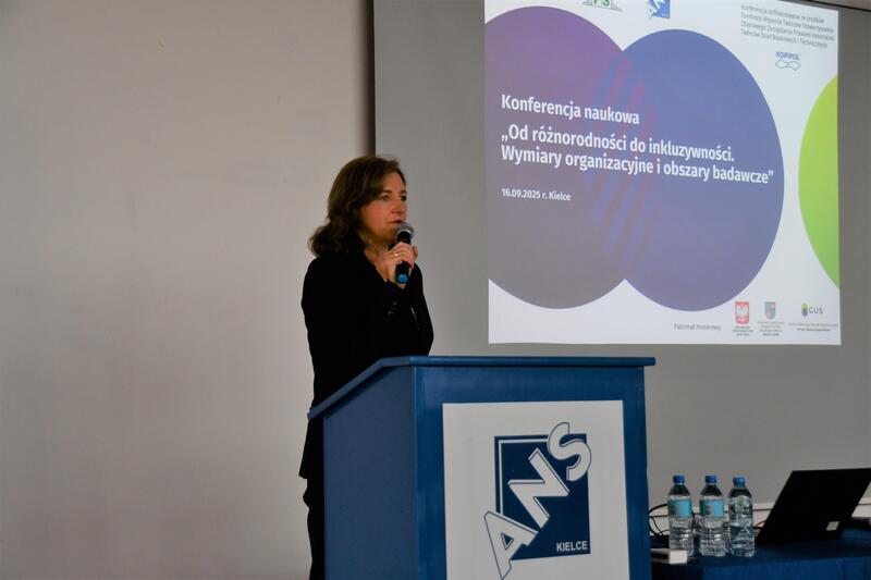 Powiększ obraz: Konferencja naukowa pt. od różnorodności do inkluzywności